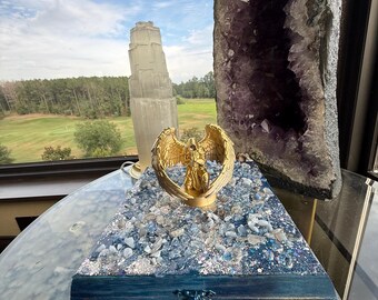 Archangel Michael Protective Crystal Chamber ⟡ Angelic Shield Vessel with Celestite, Angelite & Quartz ⟡ Sacred Protection Altar Box