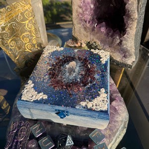 Spirit Guide Communication Chamber – Quartz Activation Portal with Mirror, Selenite, Angelite, Tiles & Pendulum | Complete Divination System