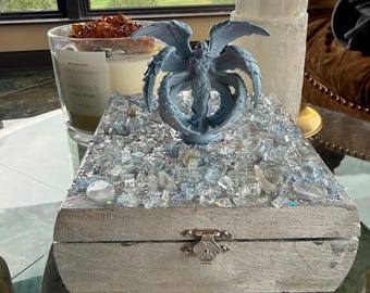 Seraphim Crystal Chamber Angelic Cleansing & Charging Box with Quartz Mirror Portal, Celestite, Moonstone, Seraphim Pendant