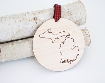 Michigan Round Christmas Ornament, Wood Engraved State Holiday Ornament, Michigan Gifts, Family Keepsake, Made in Michigan