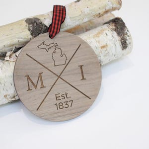 runde Weihnachtsverzierung mit holzgravierter US-Zustand, Missouri-Geschenke, Familienandenken, hergestellt in Missouri