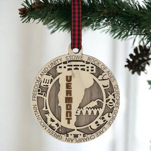 Vermont Highlights Christmas Ornament, Burlington Vermont State Ornament, Personalized Travel Keepsake, Custom Christmas Tree Decor