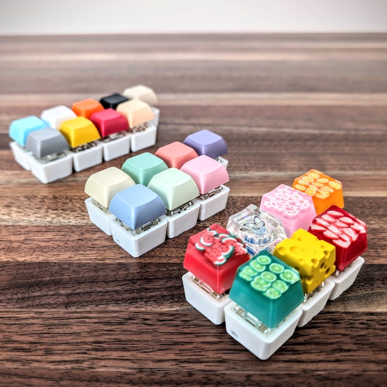 Keyboard Fidget Toy - ASMR Keychain Desk Toy - Stim Toy - Stress Relief