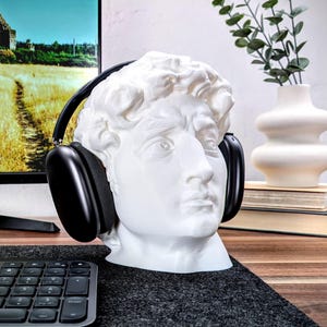 Michelangelo&#39;s David Headphone Stand - David Bust Sculpture - Headset Holder - Gaming Desktop Accessories