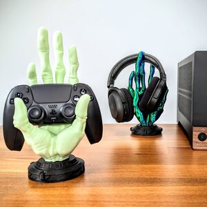 Alien Hand Controller Stand - Headphone Stand - Controller Holder - Gaming Room Decor - Office Desktop - For PS5, XBOX, or Nintendo Switch