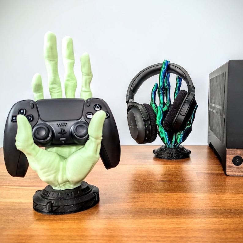 Alien Hand Controller Stand - Headphone Stand - Controller Holder - Gaming Room Decor - Office Desktop - For PS5, XBOX, or Nintendo Switch