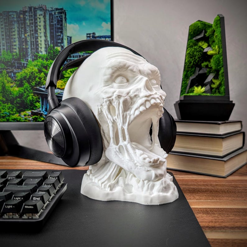 Zombie Head Headphone Stand - Bust Headset Holder - Horror Gamer Gift - Desk Decor image 5