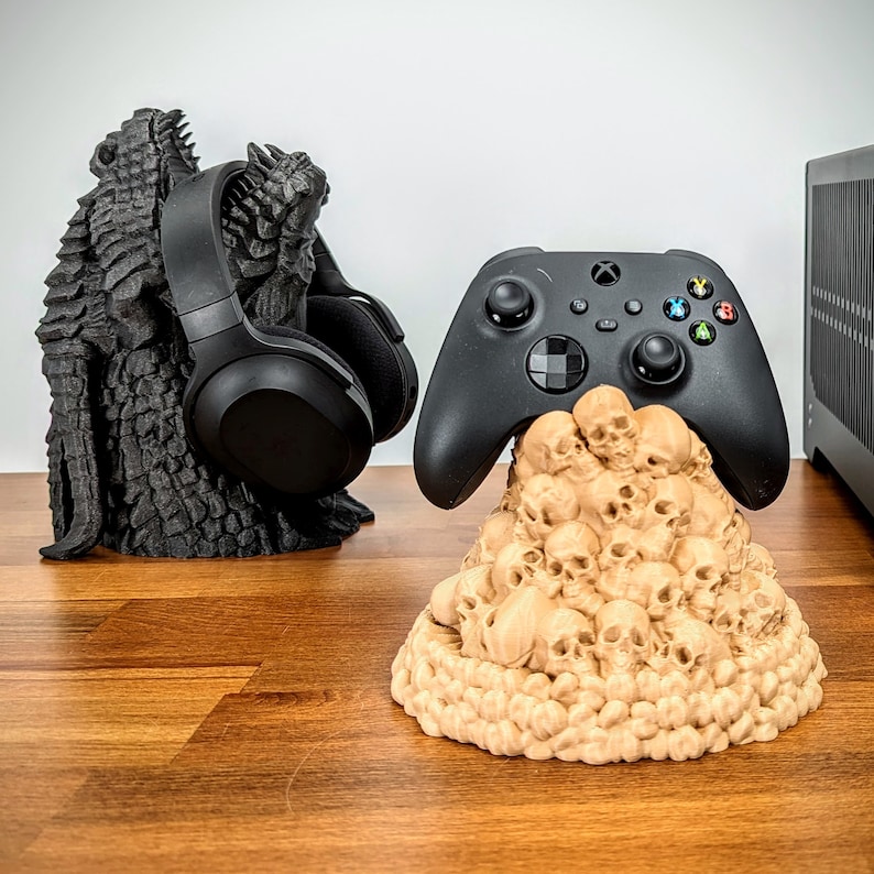 Skull Controller Stand - Controller Holder - Gifts for Gamers - For PS5, XBOX, or Nintendo Switch