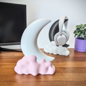 Moon and Cloud Kawaii Gaming Headphone Stand - Cute Office Decor - Gamer Accessories