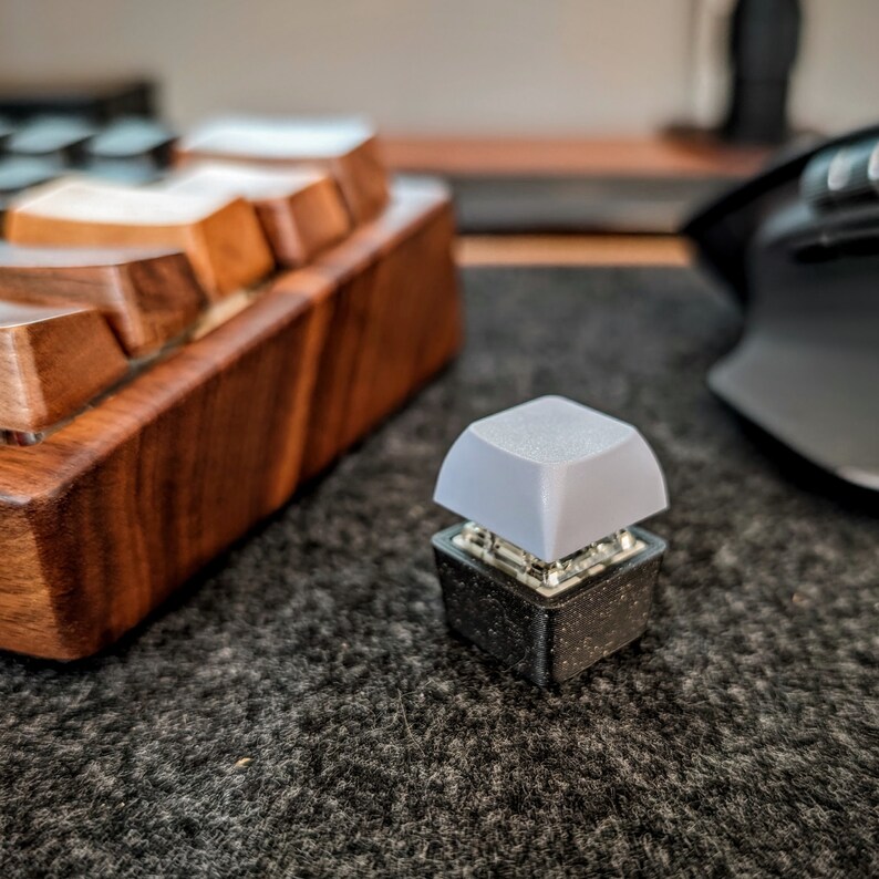 Keyboard Fidget Toy - ASMR Keychain Desk Toy - Stim Toy - Stress Relief