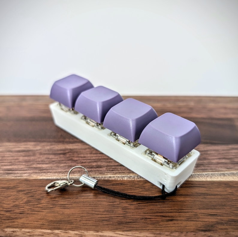 Keyboard Clicky Fidget Toy - 4 Keycaps Fidget - Mechanical Keyboard ASMR Keychain