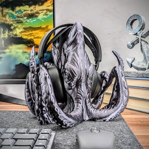 Kraken Fantasy Headphone Stand - Headset Holder - Gaming Accessories - Office Decor