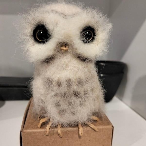 Miniature Owl, Needle Felted Owl, animal lover, Felted wool animals, Gift idea, Needle felted animals, wool sculpture Felted sculpture