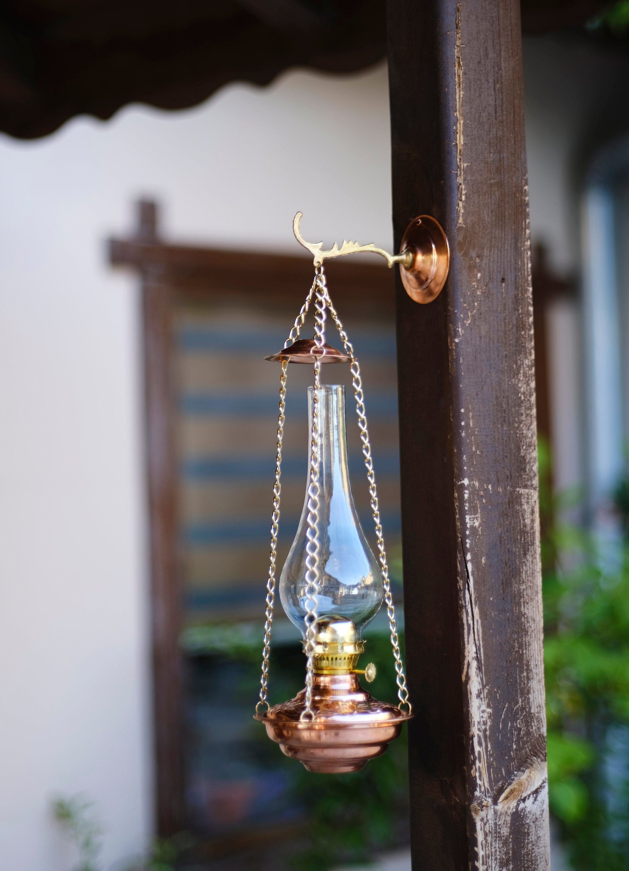 Hanging oil lantern deals