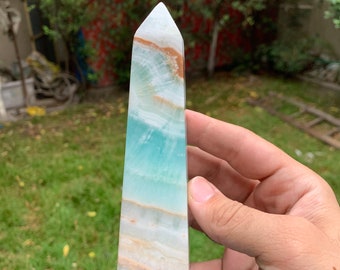 Torre de cristal de calcita caribeña: piedra preciosa de primera calidad