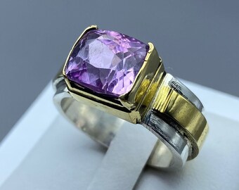 Anillo solitario de kunzita hecho a mano – Plata 925 y latón