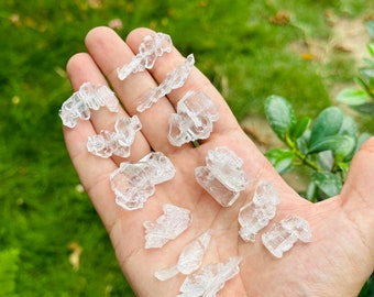High Clarity Faden Quartz Crystal – Unique Texture Healing Gemstone