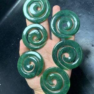 Nephrite jade spiral- nephrite pendant- nephrite necklace- nephrite handmade- handmade carving - jewellery - gemstone for her - gift for her