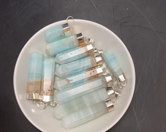 Ciondolo a punta in calcite caraibica in argento sterling – Gioielli in cristallo