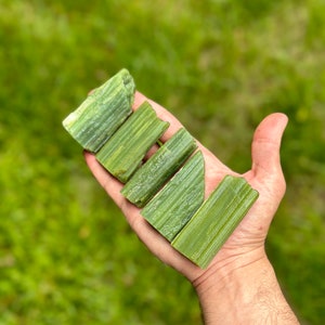 Premium quality tremolite raw freeform - tremolite freeform- tremolite raw -stone raw - gemstone gift for her - natural stone