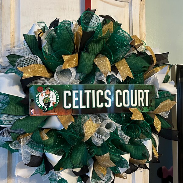 Celtics Wreath