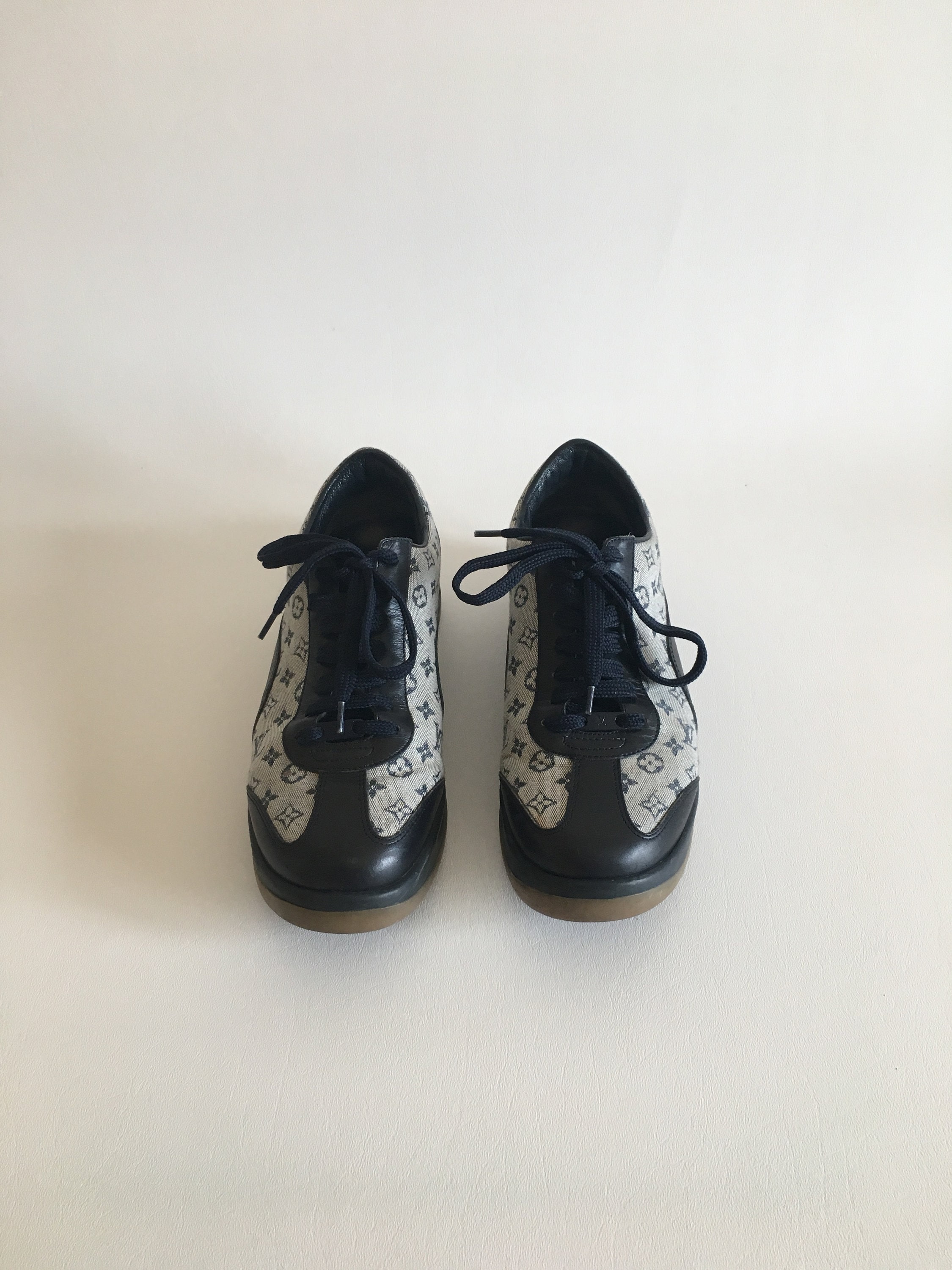 Louis Vuitton Women Shoe, Women's Fashion, Footwear, Sneakers on Carousell