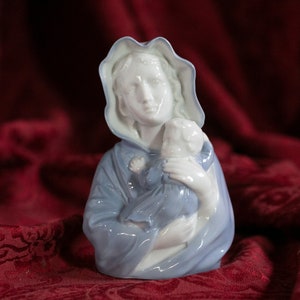 Vintage Porcelain Bust of the Madonna and Child