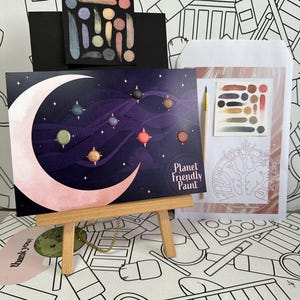 Lunar Metallic Painting Card Art Kit - 8 handgefertigte Zero Waste Öko-Aquarellfarben auf lustigem Kartendruck mit Pinsel und schwarzer Karte