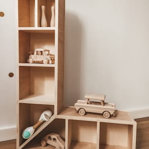 Estante real para habitación infantil Letra L
