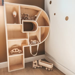Estante real para habitación infantil Letra P
