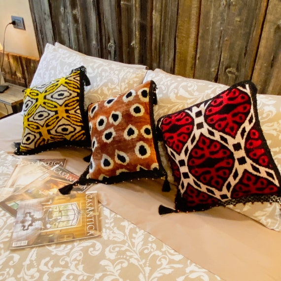 Designer Accent Pillows Ikat 100 Hand Spun Silk Pillow. Haute