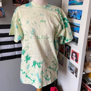Camiseta com efeito amarrar e morrer