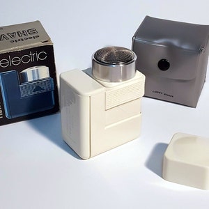 Vintage Lucky Shaver - Traveler Electric Shaver From 70s Battery Operated