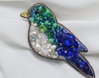 brooch,bird,bird brooch,beaded brooch,bright brooch,women's brooch, embroidered brooch,made in Ukraine,a gift for her,bird made of beadsgift