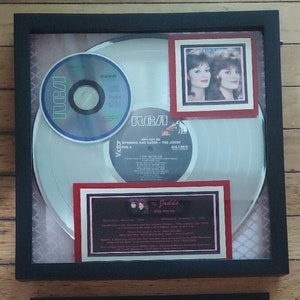 JUDDS Platinum Award (First Album - Best Seller) + Photo + Narrative