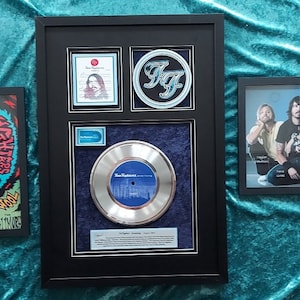 Foo Fighters  &quot;Everlong&quot; single award  15&quot; X 21&quot;  +  Extras