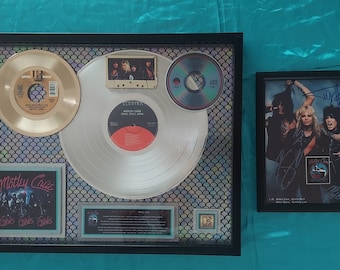 Motley Crue - GIRLS, GIRLS, GIRLS Plat Award y foto grupal firmada