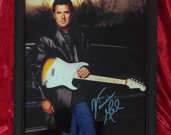 Vince Gill  hand-signed photo (2002)