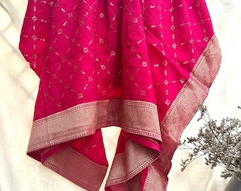 Blush-uitstraling: roze designer dupatta met elegant Sippi-werk