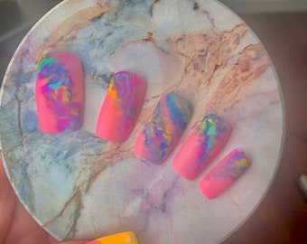 Pink marble smoke press on nails