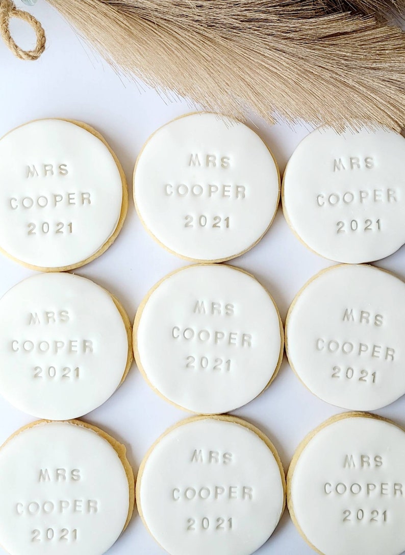 Personalised hen do cookies/ wedding/ bride/ bridal party/ hen party/ hen gifts/ hendo/ hen do. image 2