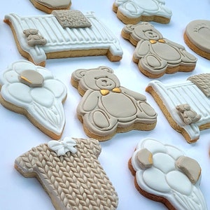 12 x Baby shower cookies, biscuits, baby reveal, baby announement, baby party, new mummy, new baby, personalised cookies, image 1
