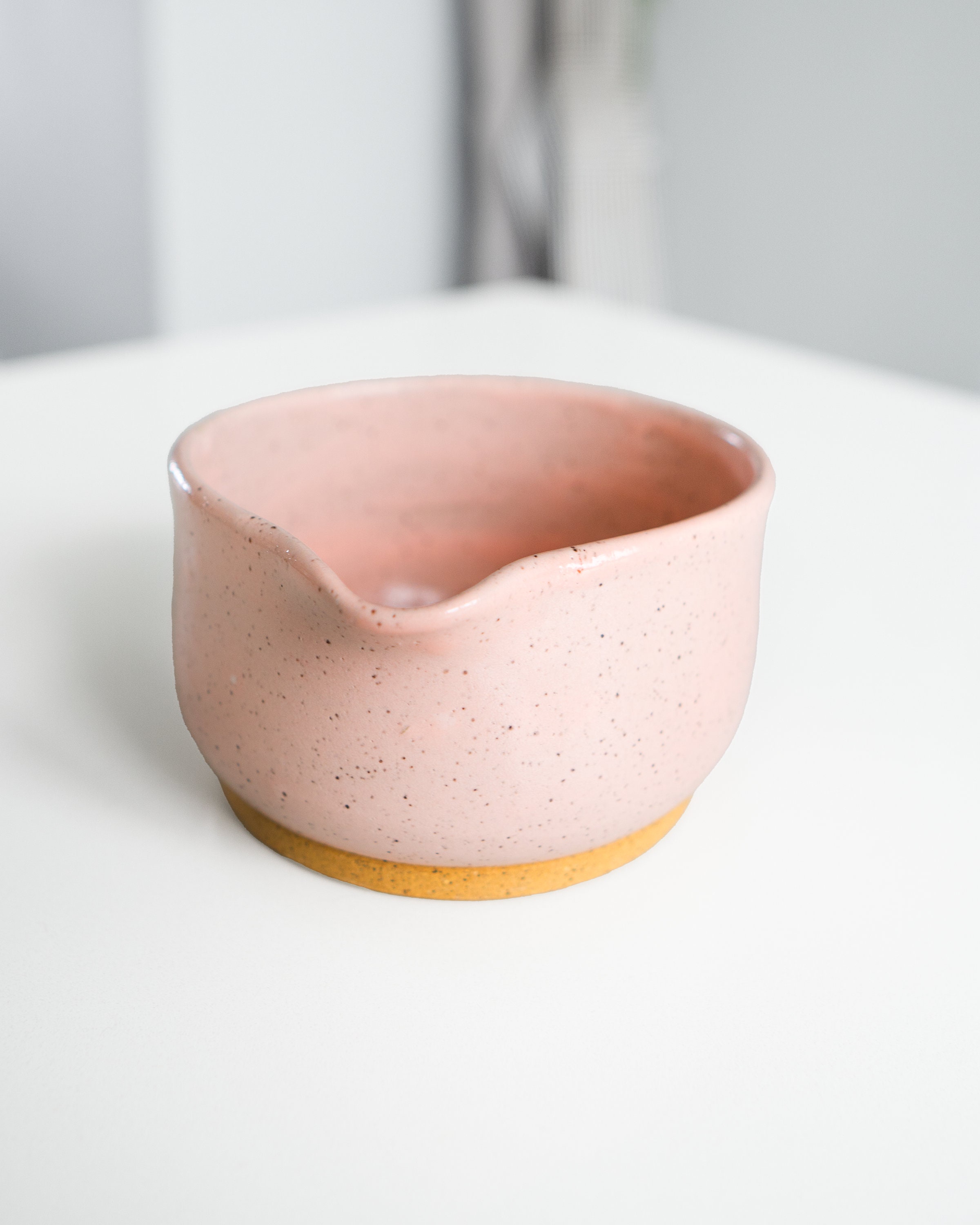 ちゃー様新品　陶器　陶芸作家　オフホワイトの耳付きサラダBOWL6個 75 牛窯 佐藤敬 サラダ鉢 14cm｜プレート・ボウル｜IDEE SHOP Online