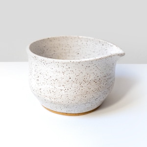 White Ceramic Matcha Bowl - Japanese Chawan - Bowl with Spout - Matcha Tea Set - Coffee - Whisking - Handmade - Kitchen