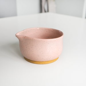 Ceramic Matcha Tea Bowl with Spout, Light Pink, Handmade pottery, Chawan, Gift, Small Bowl, Gifts for Her