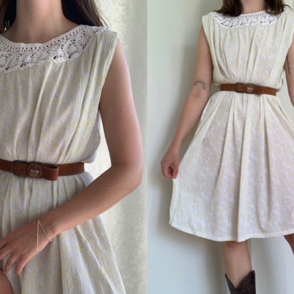 Vintage 1950s white soft yellow patterned crepe fabric summer dress with crochet collar - romantic boho victorian inspired style