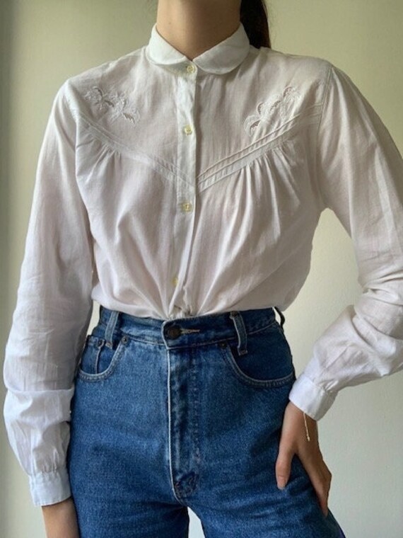 vintage 100% cotton white button sleeveless pleat detail top... L ,,, main image 0