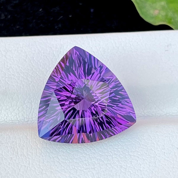 Sun cut Cut! Purple Amethyst Faceted 11 Cts 15X15X10 mm Trillion. Concave Cut Loose Gemstone. Glowing Color. Sparkling Stone. Amethyst