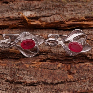 Handgemaakte sterlingzilveren robijn hangoorbellen, minimalistische sieraden