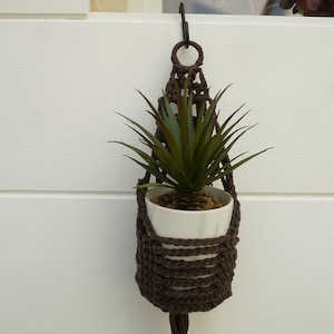 Mini brown chocolate crochet suspension "macramé way"